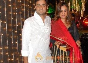 Bolly Celebs at Shilpa Shetty Diwali Party Gallery photo 5