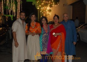 Bolly Celebs at Shilpa Shetty Diwali Party Gallery photo 44