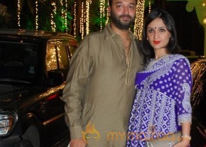 Bolly Celebs at Shilpa Shetty Diwali Party Gallery photo 15
