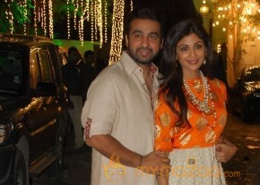 Bolly Celebs at Shilpa Shetty Diwali Party Gallery photo 10