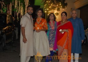 Bolly Celebs at Shilpa Shetty Diwali Party Gallery photo 28