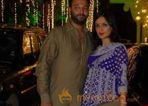 Bolly Celebs at Shilpa Shetty Diwali Party Gallery photo 22