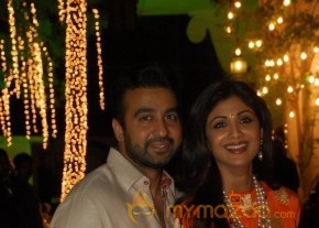 Bolly Celebs at Shilpa Shetty Diwali Party Gallery photo 27