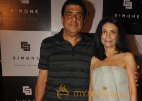 Bolly Celebs at Simone Store Launch Photo Gallery photo 18