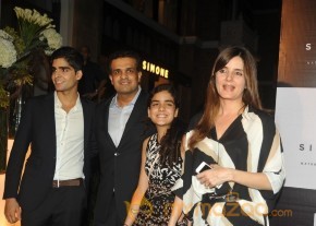Bolly Celebs at Simone Store Launch Photo Gallery photo 10