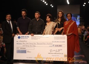 Bollywood Celebraties At IIJW 2013 photo 3