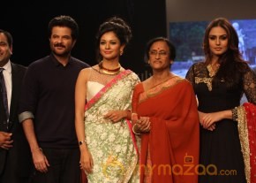 Bollywood Celebraties At IIJW 2013 photo 20