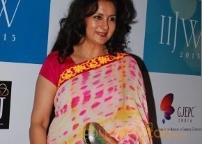 Bollywood Celebraties At IIJW 2013 photo 19