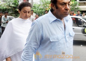 Bollywood Celebrities at Jiah Khan Funeral Photo Gallery  photo 22