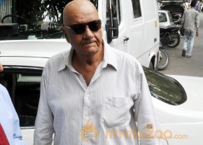 Bollywood Celebrities at Jiah Khan Funeral Photo Gallery  photo 29