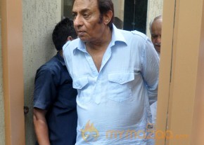 Bollywood Celebrities at Jiah Khan Funeral Photo Gallery  photo 4