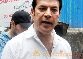 Bollywood Celebrities at Jiah Khan Funeral Photo Gallery  photo 25