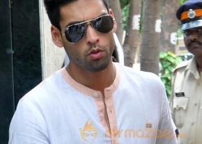 Bollywood Celebrities at Jiah Khan Funeral Photo Gallery  photo 11