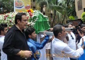 Bollywood Celebrities at Jiah Khan Funeral Photo Gallery  photo 56