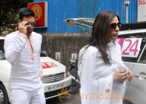 Bollywood Celebrities at Jiah Khan Funeral Photo Gallery  photo 39