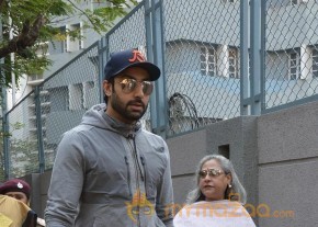 Bollywood Celebrities Cast Their Votes Gallery photo 51
