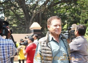 Bollywood Celebrities Cast Their Votes Gallery photo 76