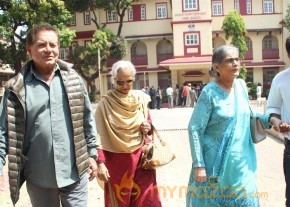 Bollywood Celebrities Cast Their Votes Gallery photo 93
