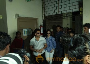 Bollywood Celebrities Cast Their Votes Gallery photo 33
