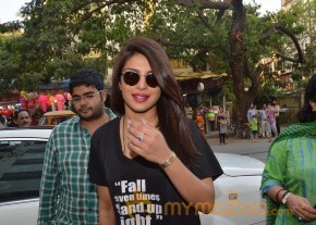 Bollywood Celebrities Cast Their Votes Gallery photo 69