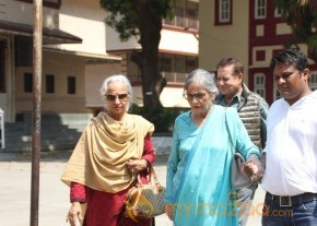 Bollywood Celebrities Cast Their Votes Gallery photo 94