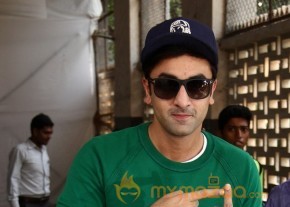 Bollywood Celebrities Cast Their Votes Gallery photo 42