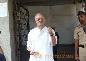 Bollywood Celebrities Cast Their Votes Gallery photo 61