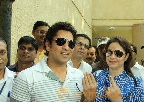 Bollywood Celebrities Cast Their Votes Gallery photo 13