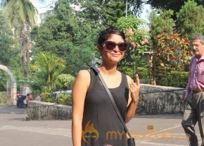 Bollywood Celebrities Cast Their Votes Gallery photo 45