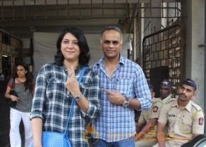 Bollywood Celebrities Cast Their Votes Gallery photo 31