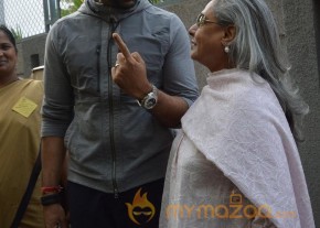 Bollywood Celebrities Cast Their Votes Gallery photo 29