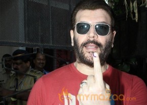 Bollywood Celebrities Cast Their Votes Gallery photo 60