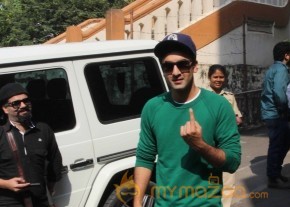 Bollywood Celebrities Cast Their Votes Gallery photo 102