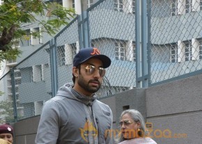 Bollywood Celebrities Cast Their Votes Gallery photo 6