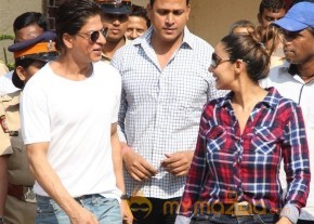 Bollywood Celebrities Cast Their Votes Gallery photo 19