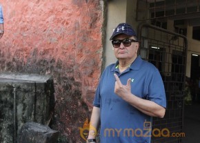 Bollywood Celebrities Cast Their Votes Gallery photo 38