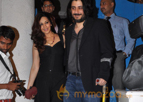 Bollywood Celebs at Bunty Walia Wedding Party Photos photo 12
