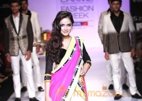 Bollywood Celebs at LFW Week Grand Finale Photos photo 17