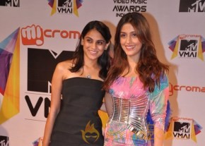 Bollywood Celebs at MTV Video Music Awards photo 17