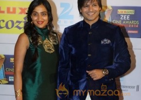 Bollywood Celebs At The Zee Cine Awards 2014 photo 25