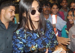 Bollywood Celebs Back From IIFA Award 2013  photo 2