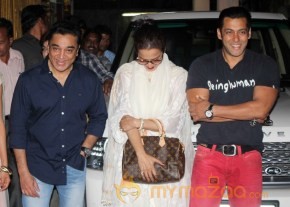 BOLLYWOOD CELEBS PICS AT VISWAROOP PREMIERE SHOW photo 9