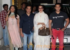 BOLLYWOOD CELEBS PICS AT VISWAROOP PREMIERE SHOW photo 13