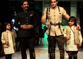 Bollywood & Maharana Arvind Singh At Rajasthan Fashion Week   photo 2