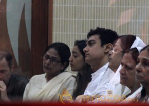 Bollywood Stars At Condolence Meet Of Jia Khan  photo 35