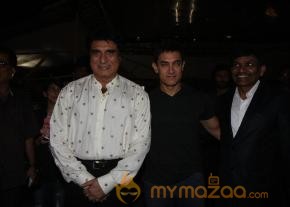 Bollywood Stars at film ISSAQ Premiere Show photo 48