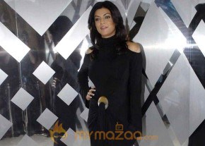 Bollywood Stars At Burberry Party photo 25