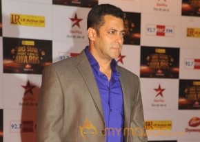Celebs At Big Star Entertainment Awards 2012 Photos photo 7