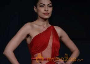 Celebs At Blenders pride Fashion Tour 2013 Photos photo 41