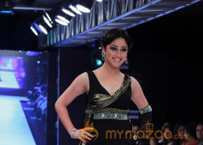 Celebs at BPH Fashion Day 4 Photos photo 5
